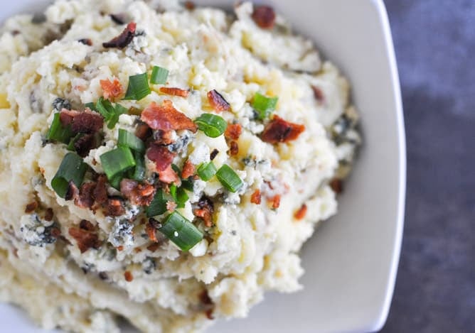 Buttermilk Bacon Blue Smashed Potatoes I howsweeteats.com Buttermilk Bacon Blue Smashed Potatoes I howsweeteats.com