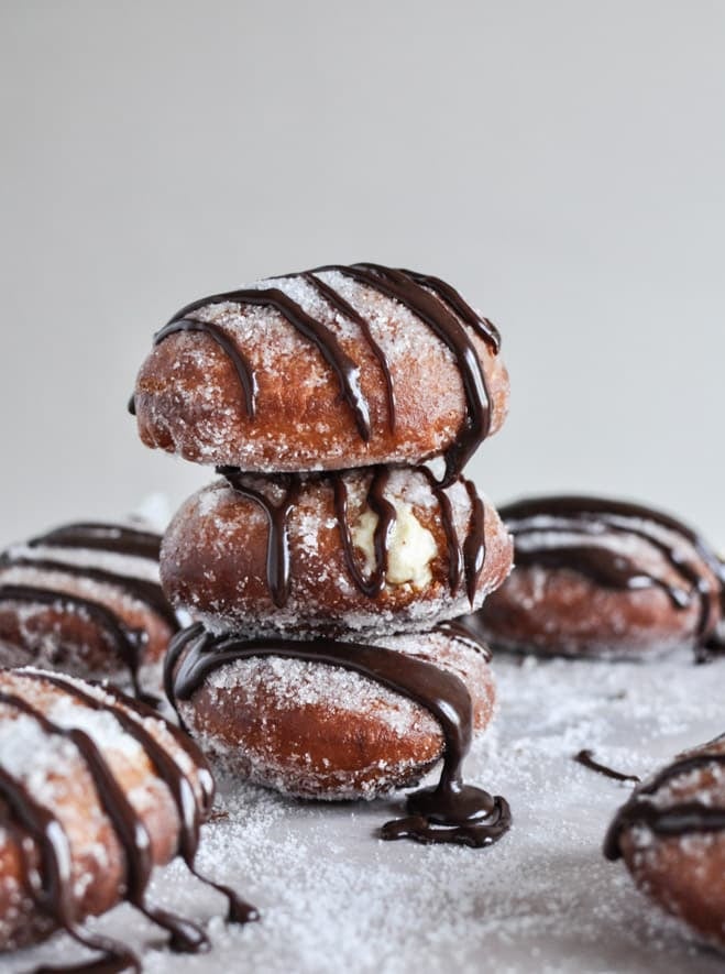 Peanut Butter Cream Filled Donuts I howsweeteats.com Peanut Butter Cream Filled Donuts I howsweeteats.com