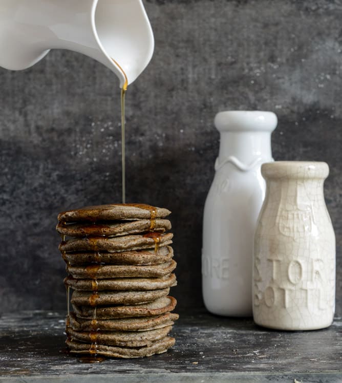 Mini Buckwheat Bacon Pancakes with Bourbon Syrup I howsweeteats.com Mini Buckwheat Bacon Pancakes with Bourbon Syrup I howsweeteats.com