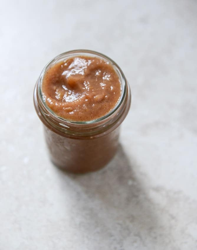 How To Make Easy Stovetop Apple Butter (and apple butter milkshakes!) I howsweeteats.com How To Make Easy Stovetop Apple Butter (and apple butter milkshakes!) I howsweeteats.com