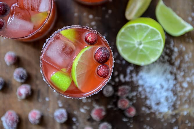 fresh cranberry ginger vanilla margaritas (with sugared cranberries!) I howsweeteats.com fresh cranberry ginger vanilla margaritas (with sugared cranberries!) I howsweeteats.com