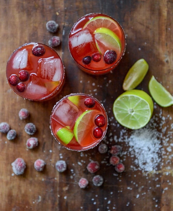 fresh cranberry ginger vanilla margaritas (with sugared cranberries!) I howsweeteats.com fresh cranberry ginger vanilla margaritas (with sugared cranberries!) I howsweeteats.com