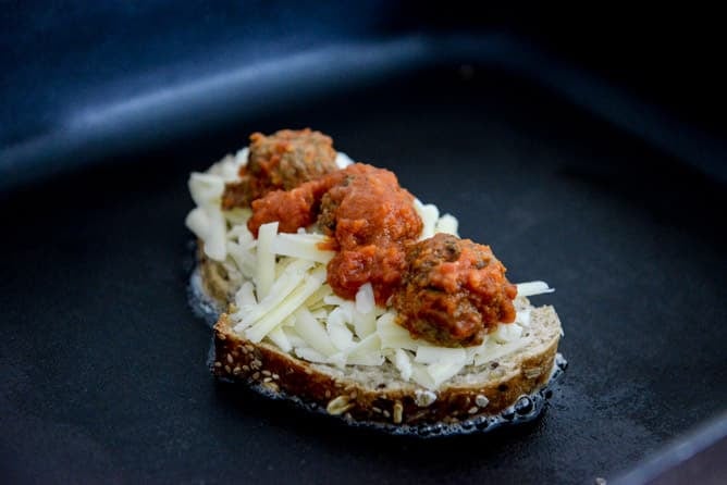 spicy mini meatball grilled cheese I howsweeteats.com spicy mini meatball grilled cheese I howsweeteats.com
