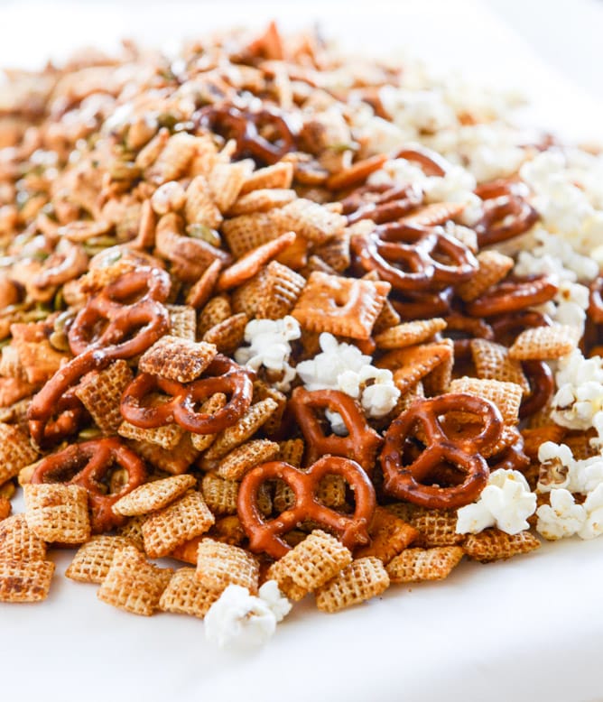 sweet + savory homemade snack mix I howsweeteats.com