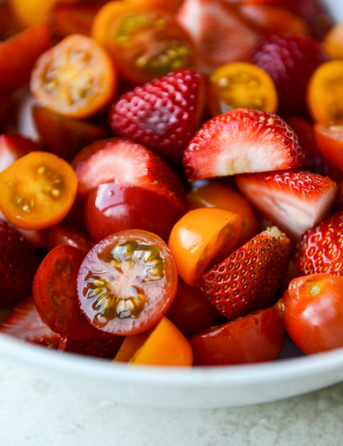 strawberry caprese with pistachio pesto I howsweeteats.com