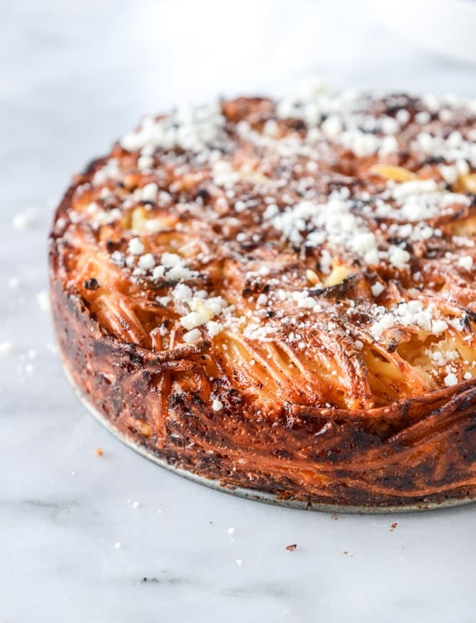 cheesy bucatini pie with mini meatballs I howsweeteats.com