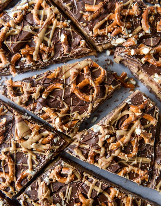 pretzel peanut butter stuffed chocolate bark I howsweeteats.com