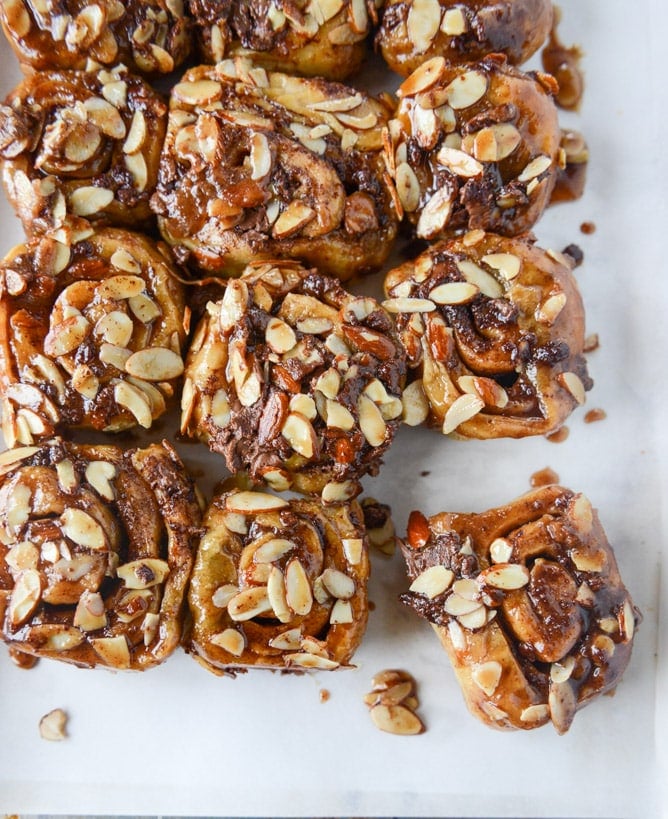 nutella sticky buns with nutella caramel I howsweeteats.com