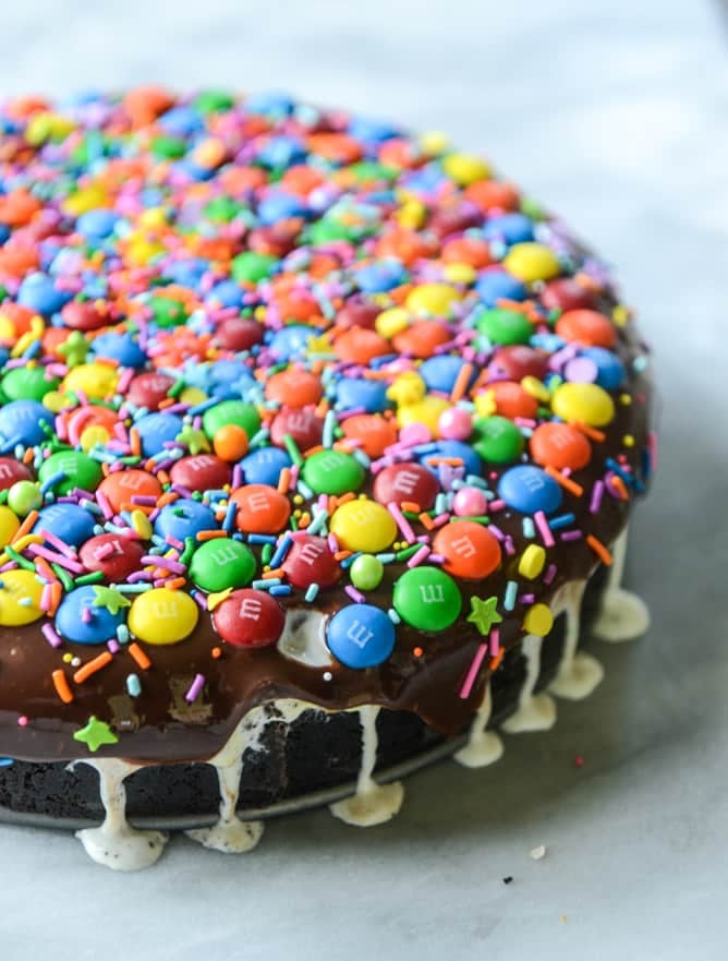 confetti ice cream fudge pie with M&M'S I howsweeteats.com