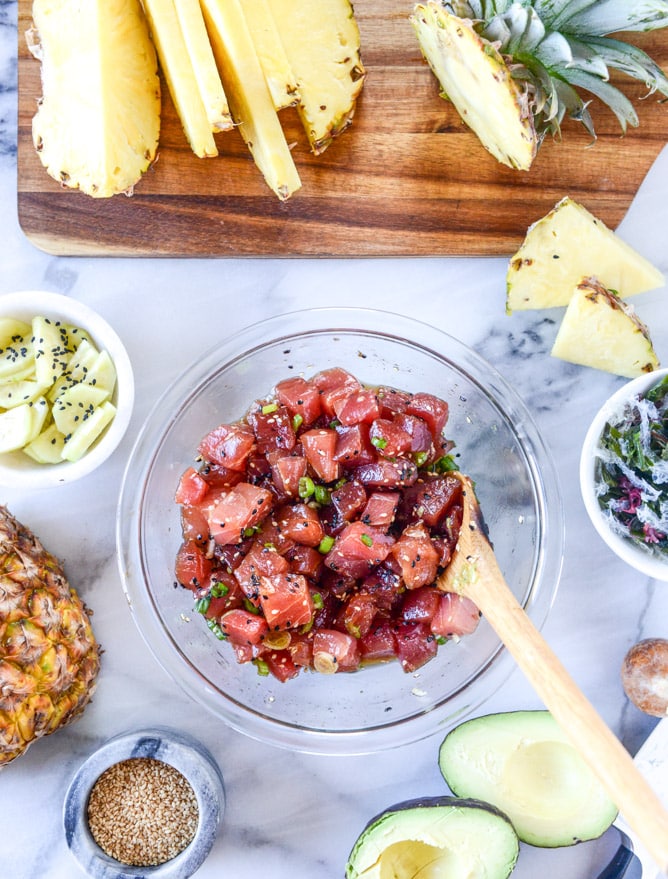 126 Lightened Up Meals for 2017. 18 weeks of Menu Planning! I howsweeteats.com