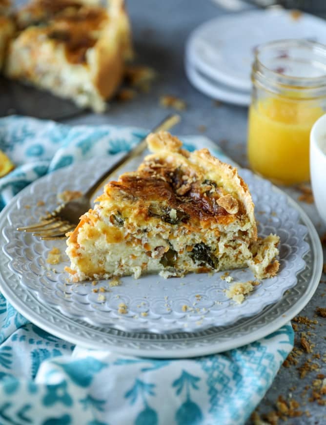 spiralized sweet potato, kale and bacon quiche I howsweeteats.com