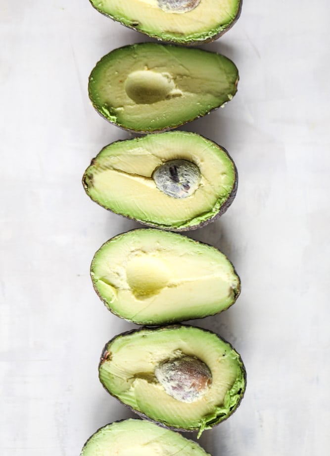 cheesy chipotle bacon guacamole I howsweeteats.com