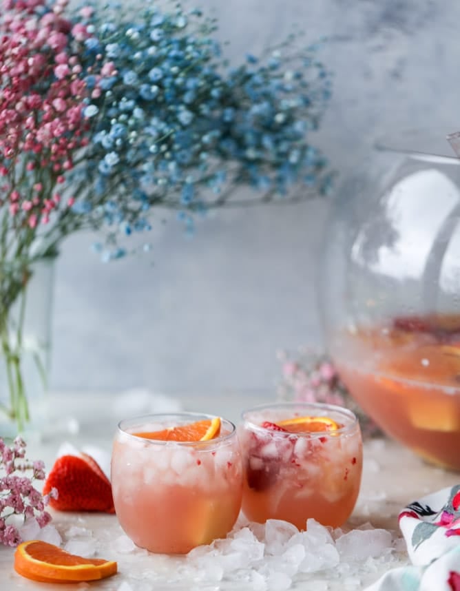 eastestrawberry citrus easter punch I howsweeteats.com