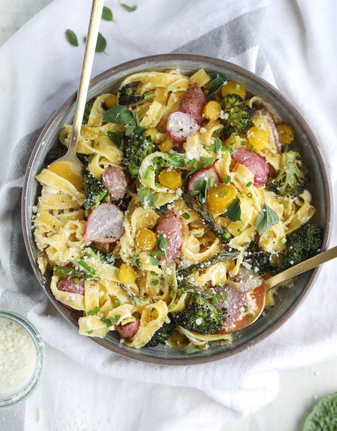 roasted spring vegetable and goat cheese fettuccine I howsweeteats.com