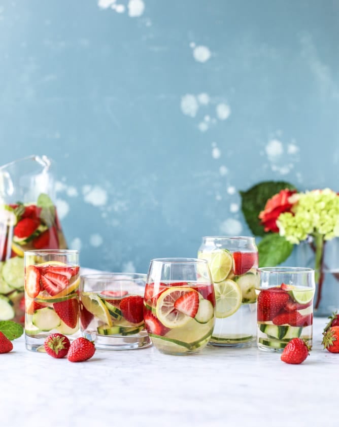 strawberry summer water I howsweeteats.com