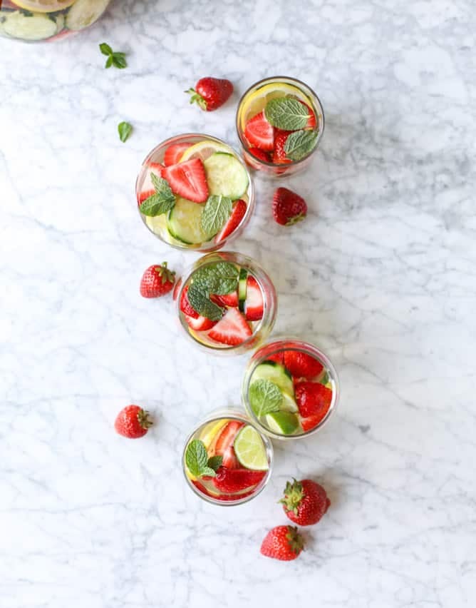 strawberry summer water I howsweeteats.com