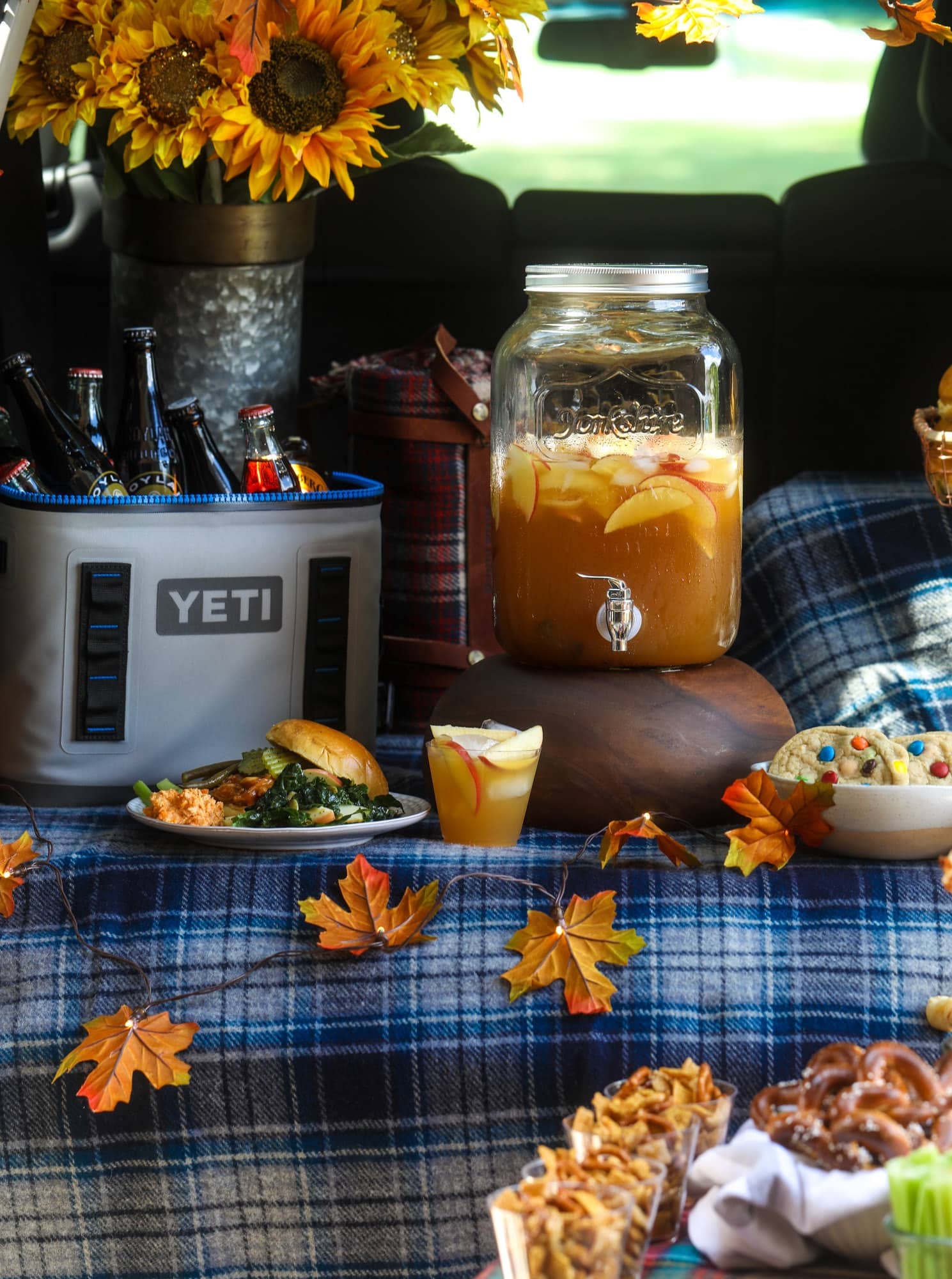 These are the best tailgating recipes right here! This tailgating menu contains some of the most popular recipes that are easily made ahead of time and taste delicious. Huge crowd pleasers for football season! I howsweeteats.com #tailgating #football #season #recipes #party #food