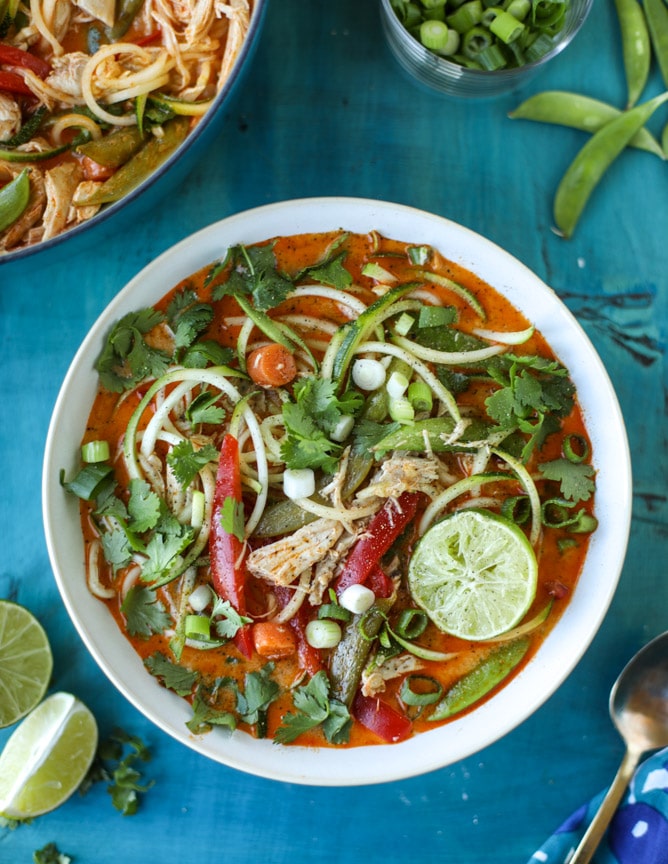 25 of my favorite easy dinners and back-to-school recipes! A fantastic mix of chicken, veggie and beef recipes that can made in 30 minutes or less. Perfect for back to school and weeknights when you need a super delicious but easy dinner. I howsweeteats.com #easy #dinners #back #to #school #recipes #healthy #30minute #meals