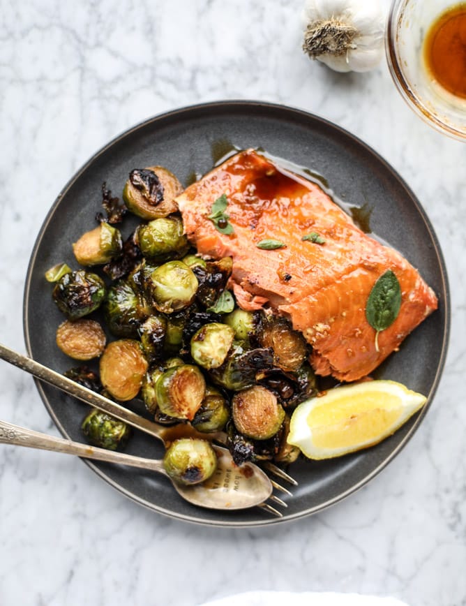 These are 140 of my favorite weeknight meal ideas - enough for 20 weeks of meal planning, seven days a week! Meals for everyone, things that can be made in 30 minutes or less, all delicious and great for busy days so you don't have to think about dinner! I howsweeteats.com #weeknight #meals