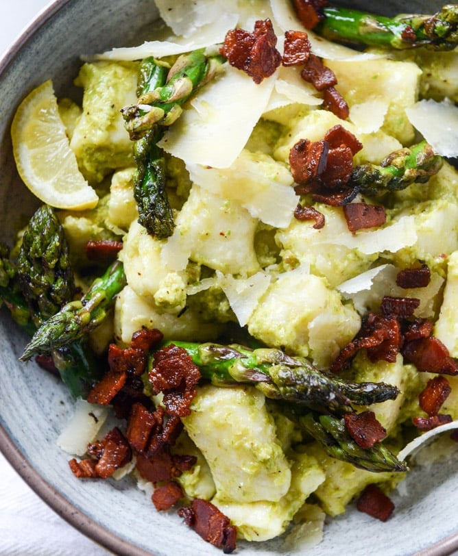14 spring recipes that I'm so excited to make this season. Lots of delicious asparagus, artichokes and lemon are on this list! I howsweeteats.com
