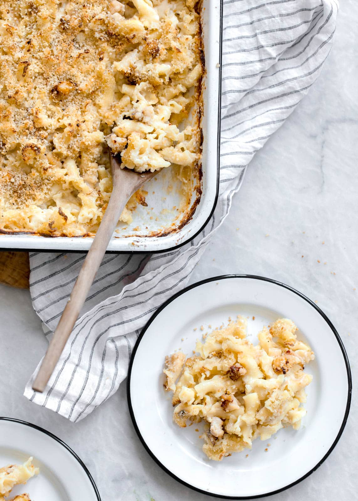 lobster mac and cheese I howsweeteats.com 