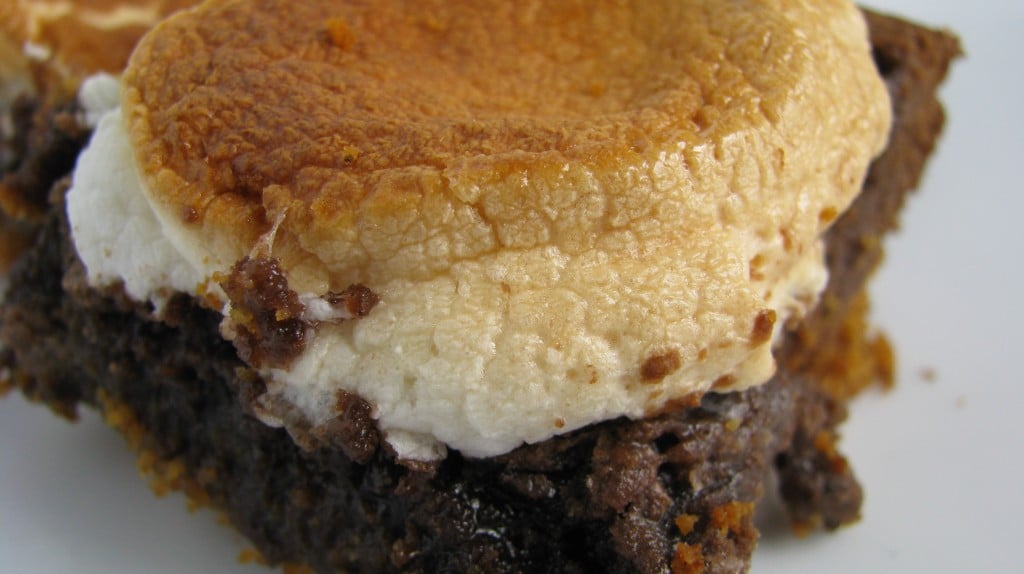 S'mores Brownies I howsweeteats.com