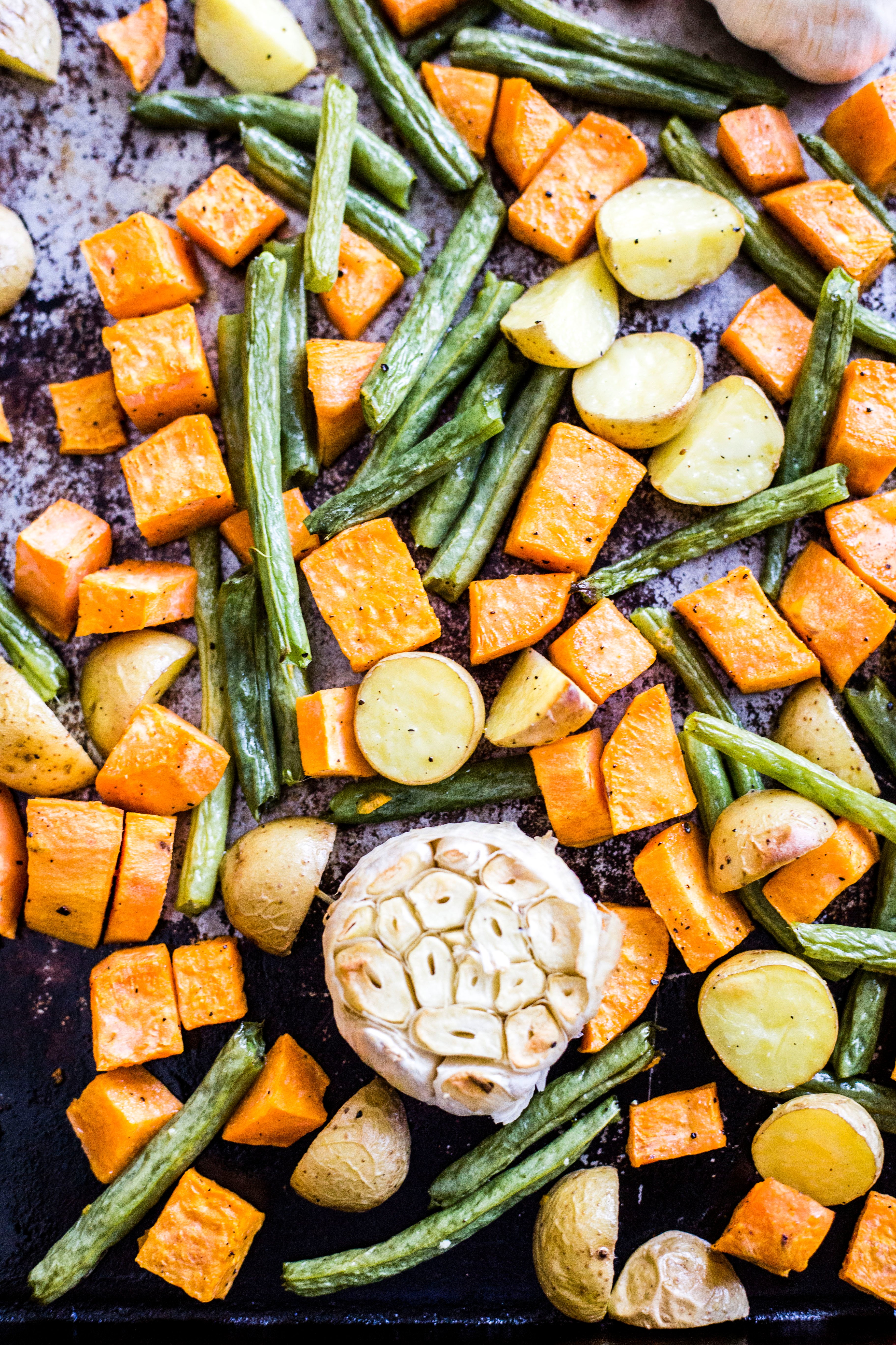 roasted potato salad (mayo-free!) I howsweeteats.com #potato #salad #sidedish #greenbeans 