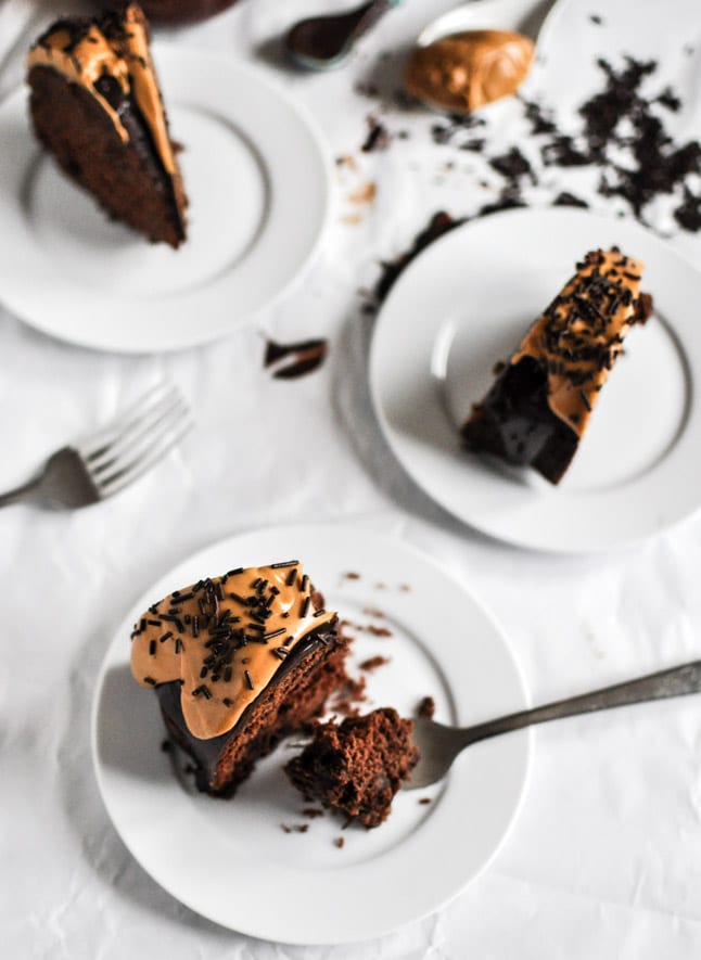Chocolate Fudge Peanut Butter Cake I howsweeteats.com