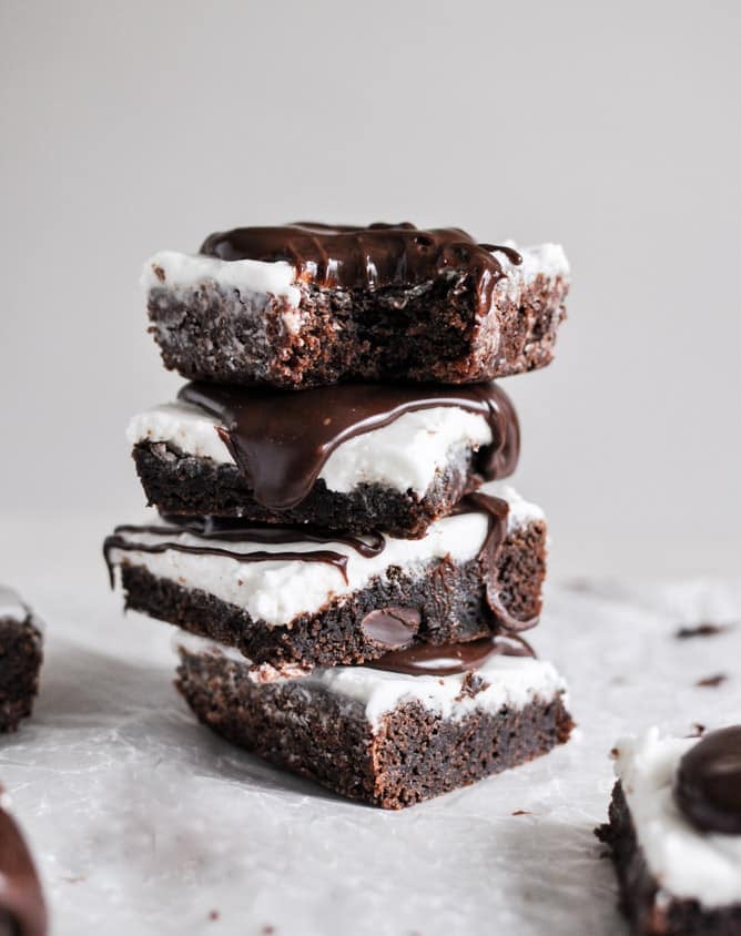 Peppermint Pattie Brownies I howsweeteats.com