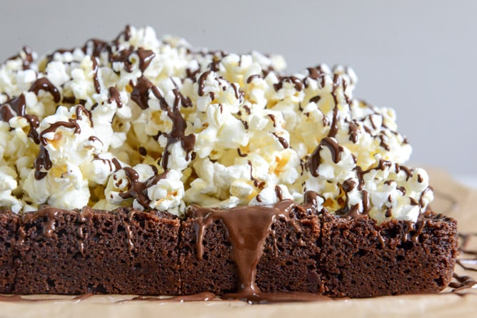 Buttered Popcorn Crunch Brownies I howsweeteats.com