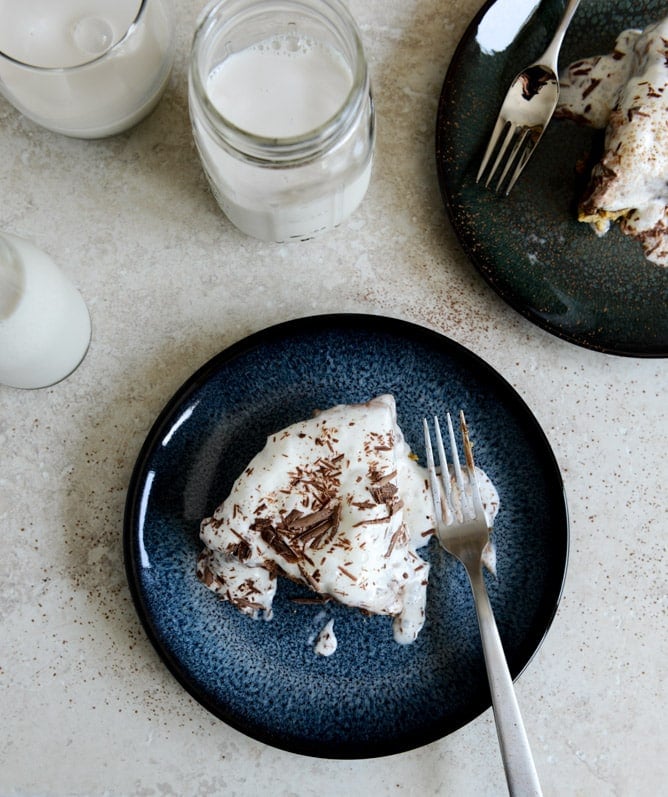Chocolate Peanut Butter Truffle Pie I howsweeteats.com