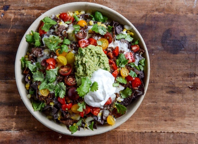 Crockpot Carne Asada Nachos I howsweeteats.com