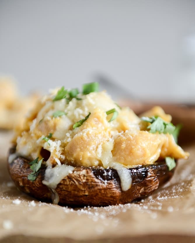  Mac + Cheese Stuffed Brown Sugar Balsamic Portobellos I howsweetetas.com