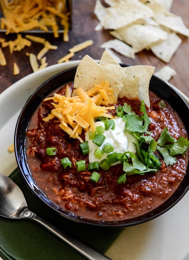 Crockpot Pulled Pork Chili I howsweeteats.com