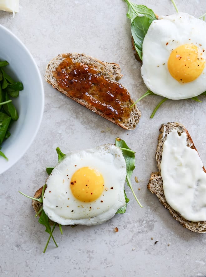 Gruyere, Fig Jam and Arugula Breakfast Sandwiches I howsweeteats.com