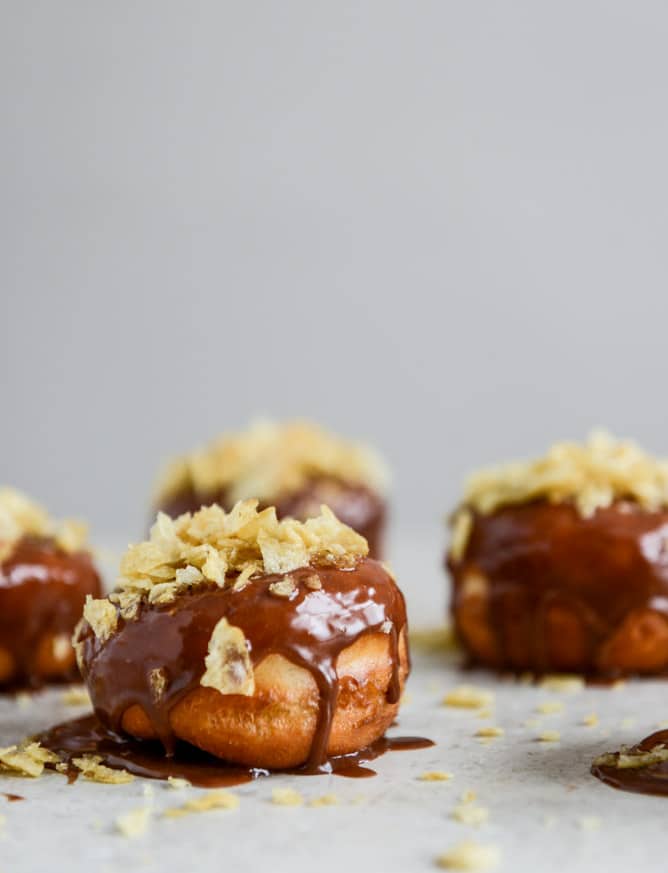 Crunchy Kettle Chip Chocolate Frosted Raised Donuts I howsweeteats.com