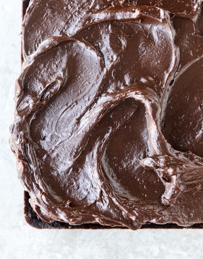 one bowl fudgy whiskey chocolate cake - with irish cream chocolate ganache (and lucky charms marshmallows...) I howsweeteats.com