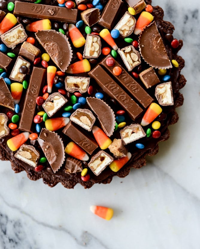 peanut butter nutella candy bar brownie I howsweeteats.com