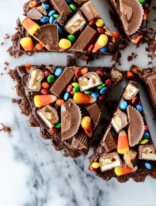 peanut butter nutella candy bar brownie I howsweeteats.com