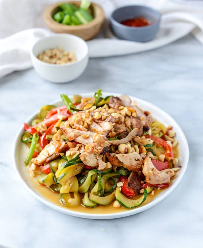thai drunken zucchini noodles I howsweeteats.com