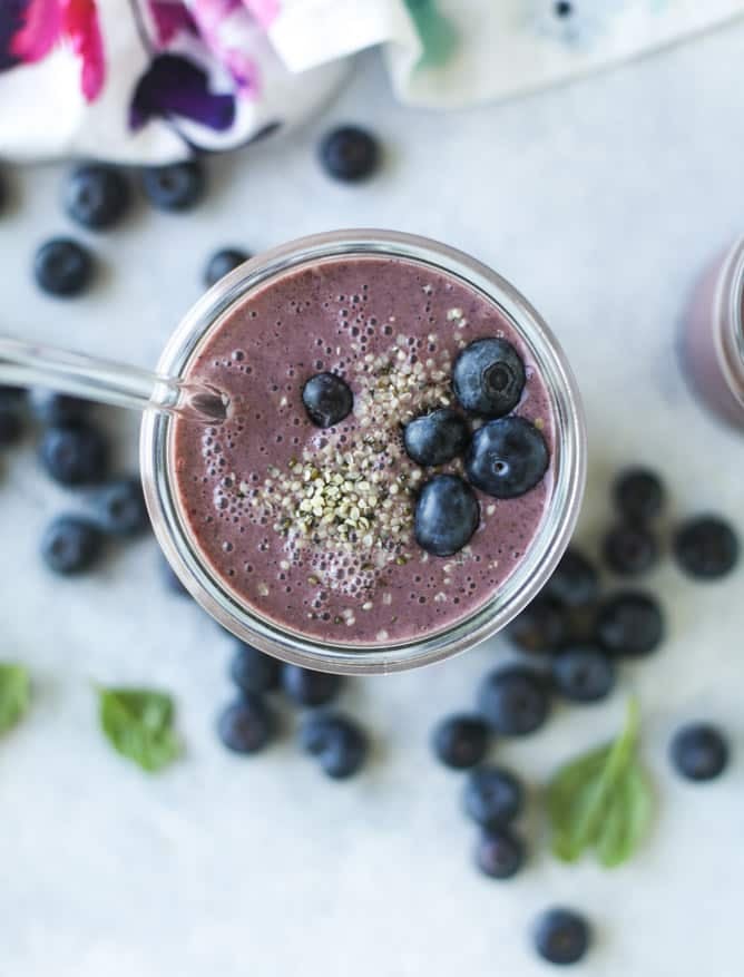 pink dragonfruit + blueberry smoothie I howsweeteats.com