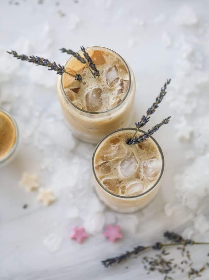 lavender vanilla iced lattes I howsweeteats.com #lavender #vanilla #icedcoffee #latte #coldbrew