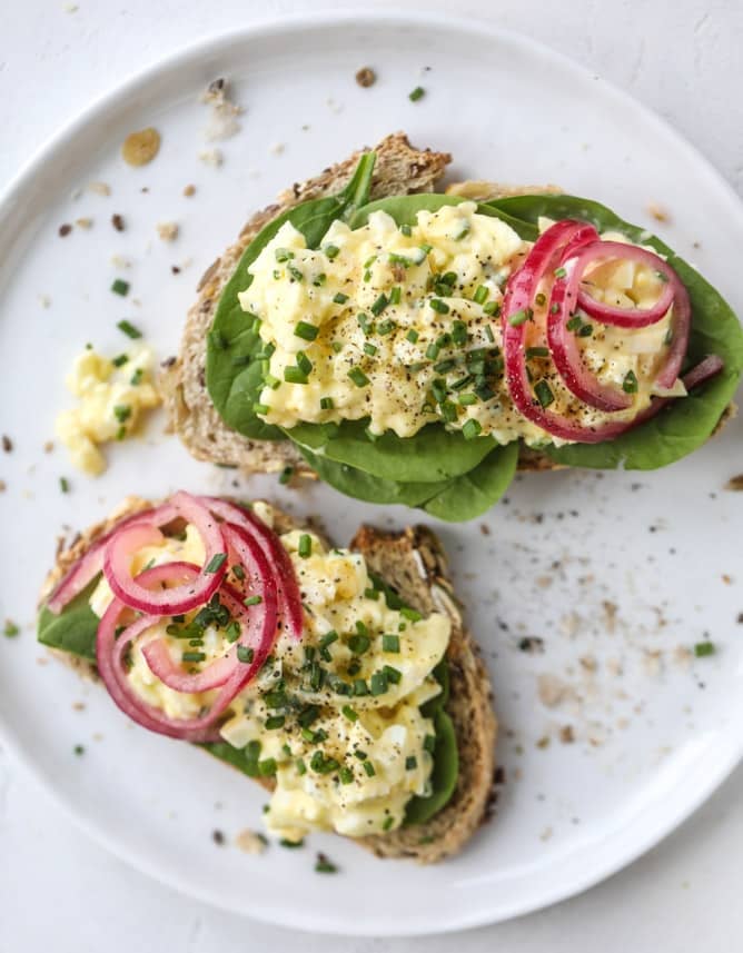 best ever egg salad I howsweeteats.com #eggsalad #recipes #eggs #greekyogurt