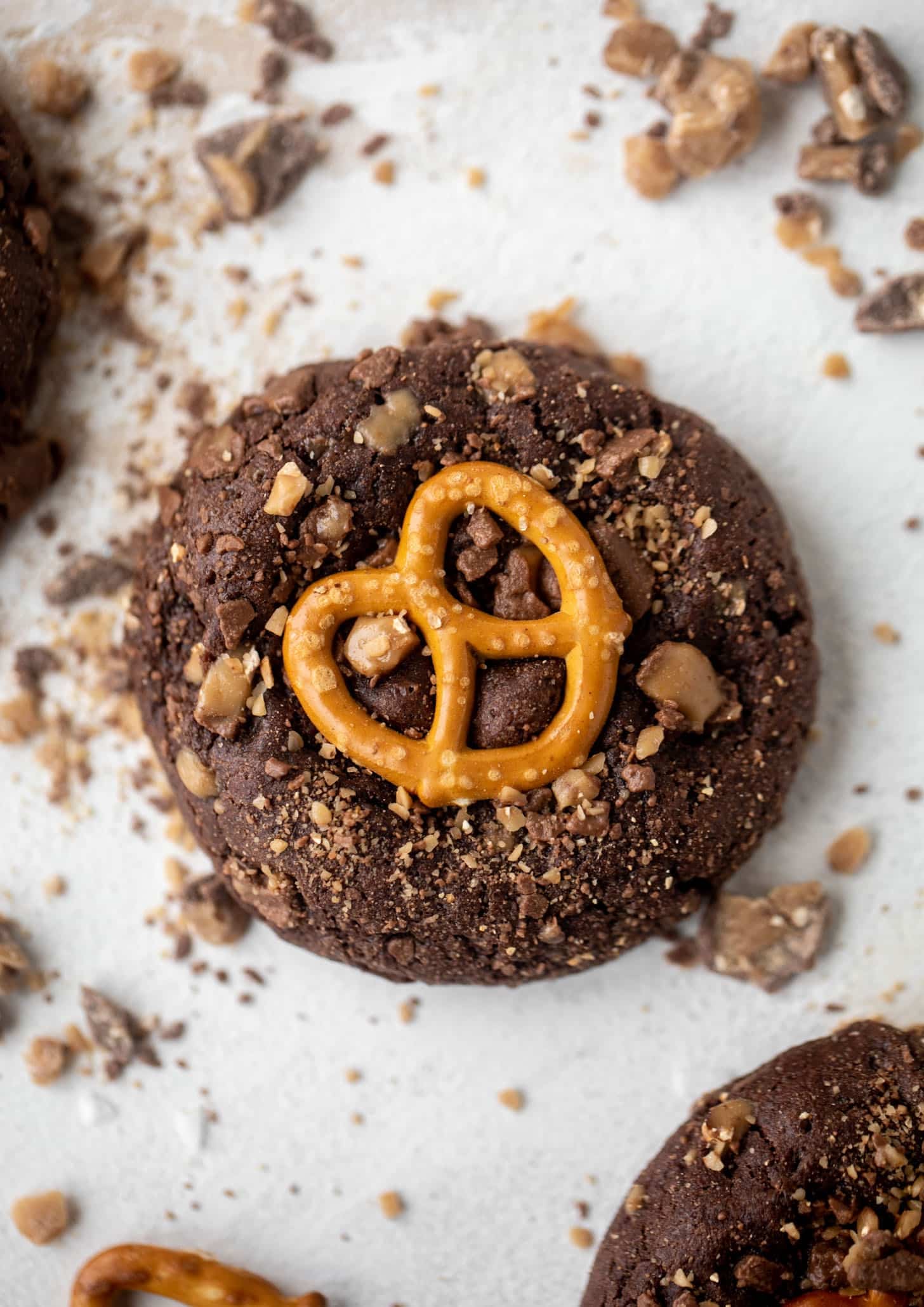 chocolate toffee pretzel cookies