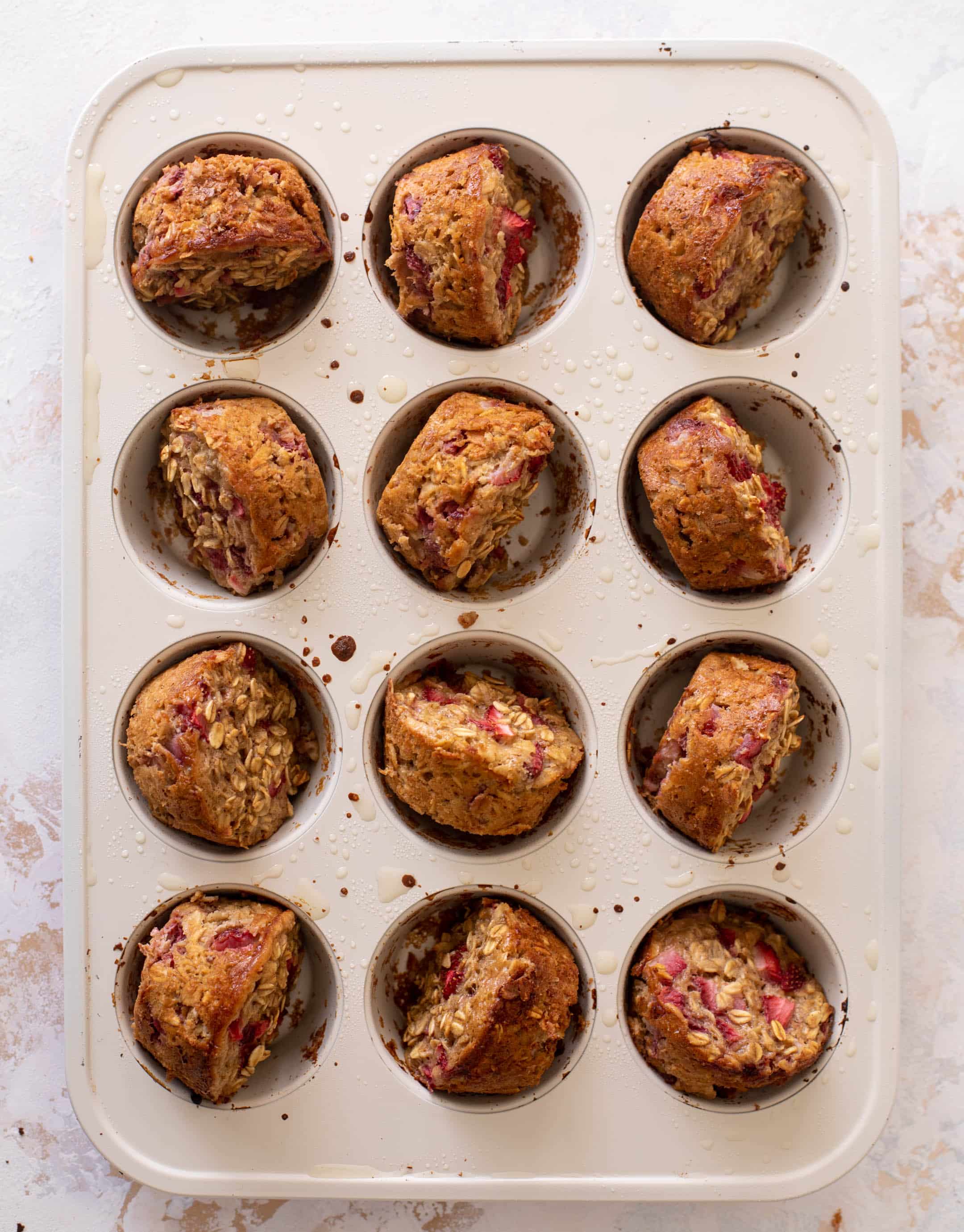 strawberries and cream oatmeal cups